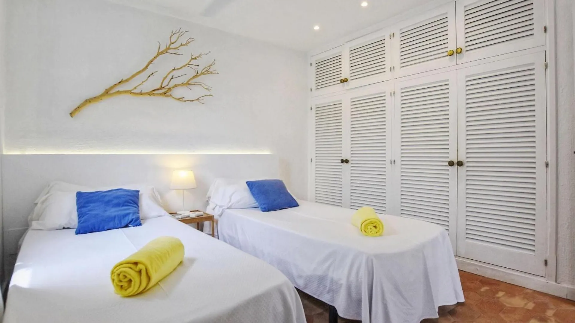 Belvilla By Oyo Blu Marine Font de sa Cala Casa vacanze